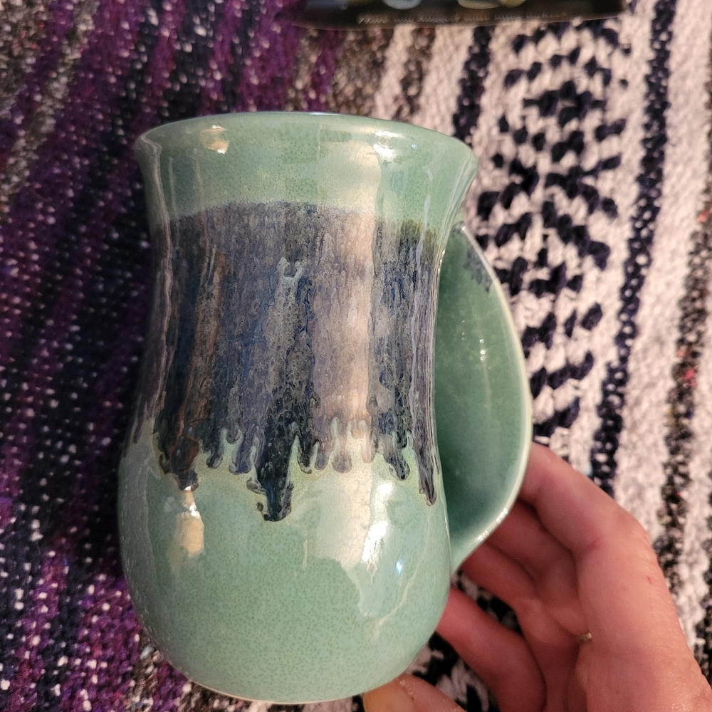 NWT beautiful clay in motion handcrafted ceramic right hand hand warming